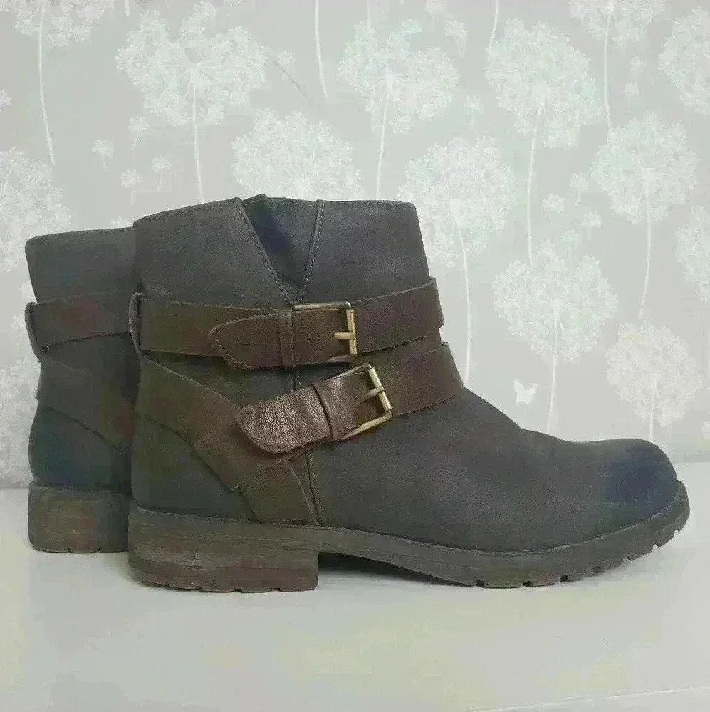 Natural Soul Brown faux leather low fall boots